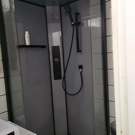בית אירוח A & H + Wifi *